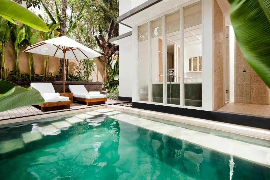 Pool Suite